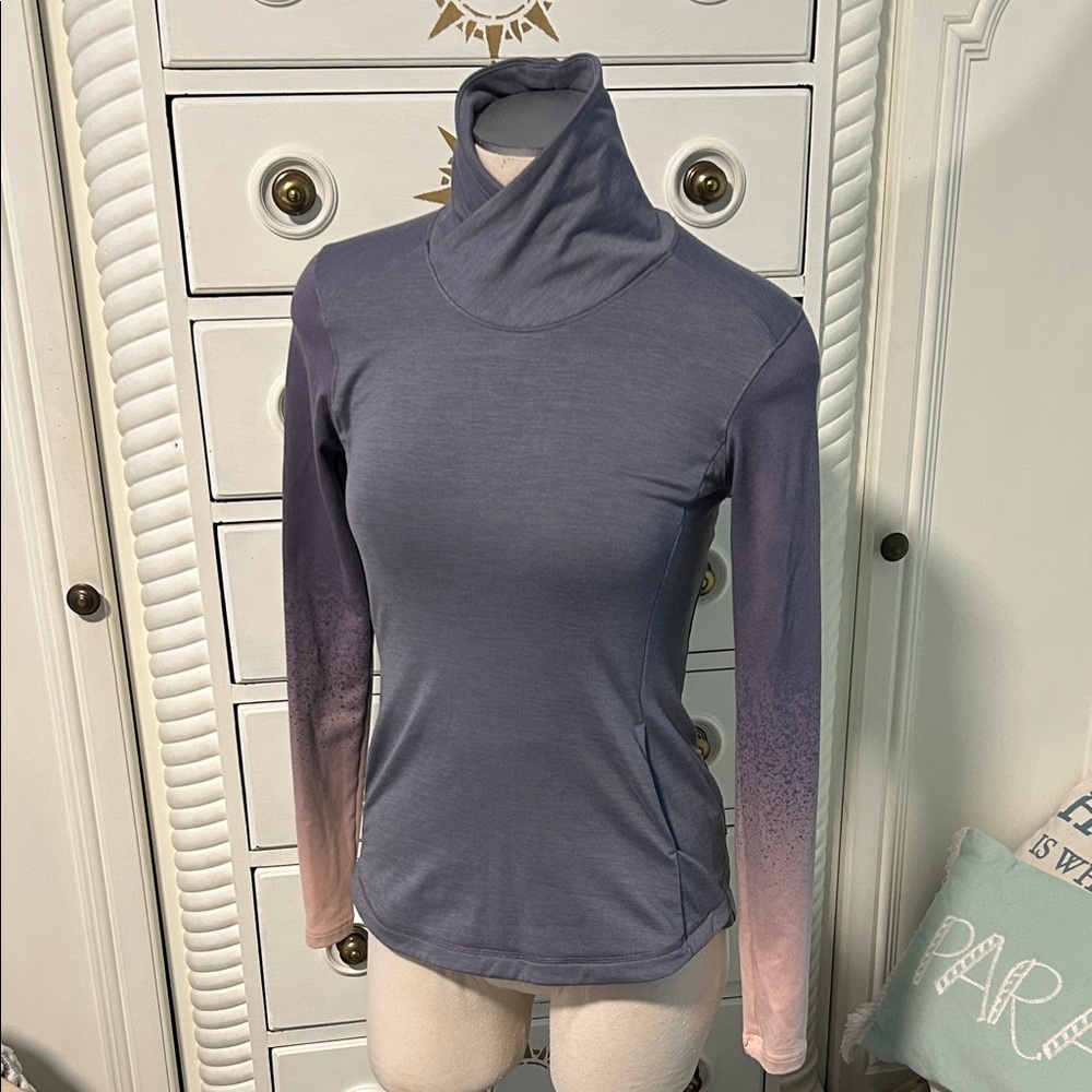 🎄Closet Closing Sale🎄 CALIA by Carrie Underwood Ombre Long Sleeve Top S